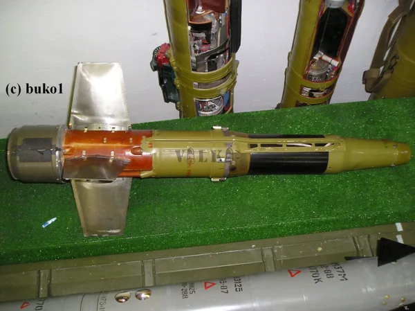 AT 4 ללא מנוע הפלטה